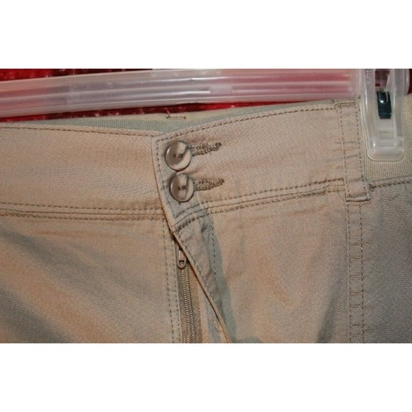 Lee Relaxed Fit 1889 Khaki Shorts Size: 20W RN-130273 / CA-55394 - Picture 4 of 6